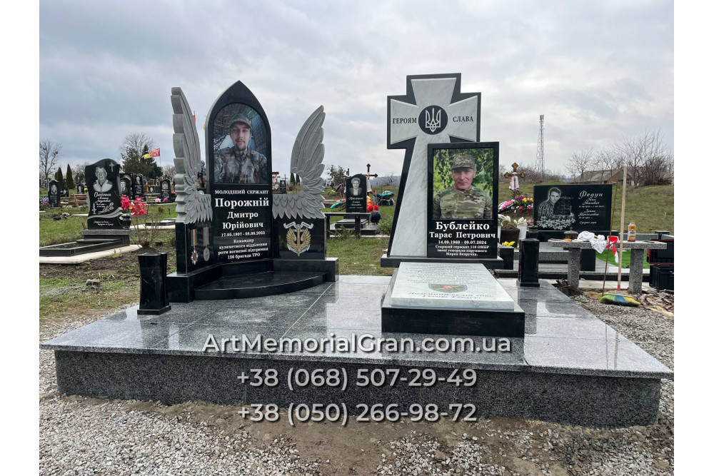 Пам'ятник військовому з крилами та хрестом 00889